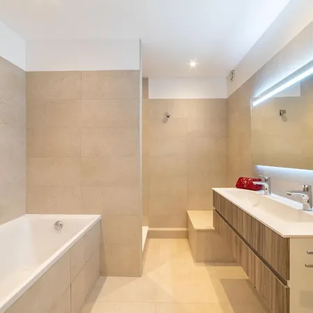 Port De La Gavine I-3 By Interhome