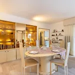 아파트 Port De La Gavine I-3 By Interhome *