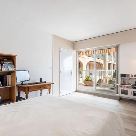Port De La Gavine I-3 By Interhome 히에레
